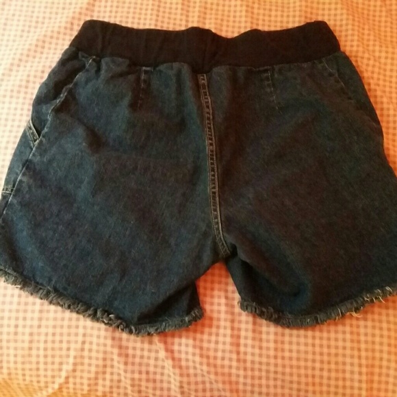 Maternity denim fringed shorts 🍼🎀🍼 - Picture 2 of 7